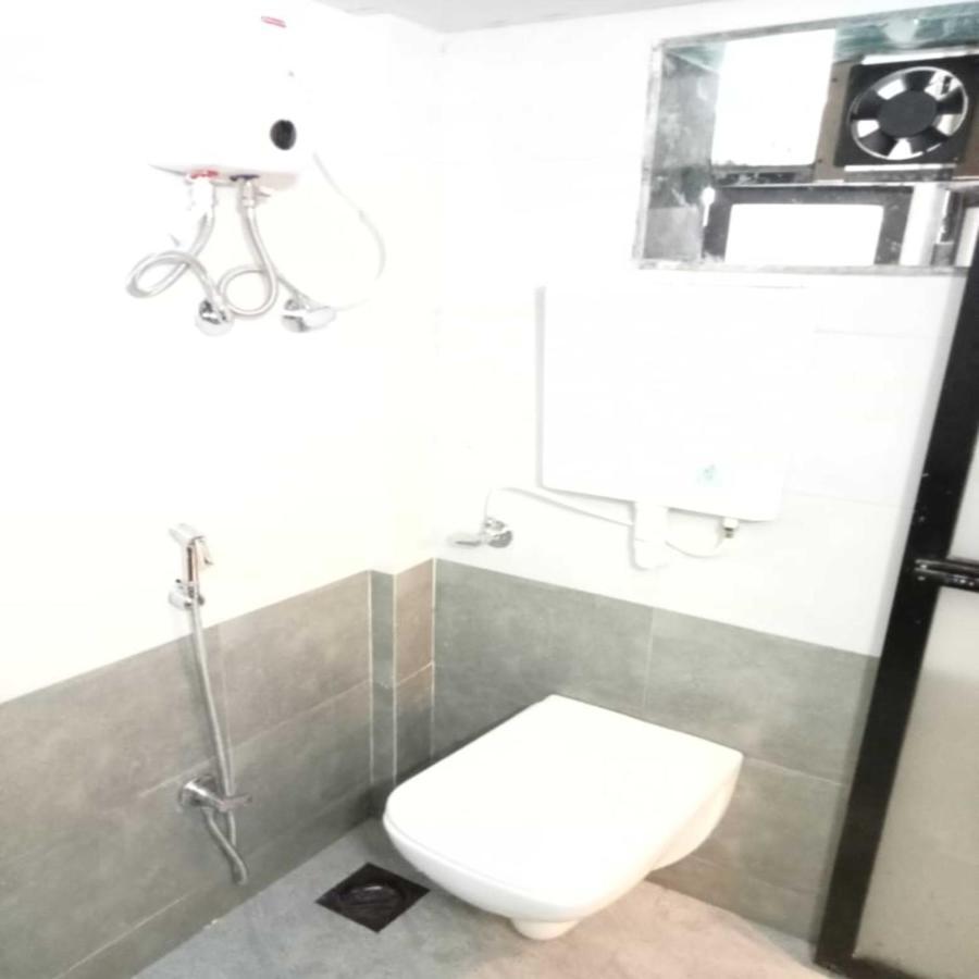 Hotel New Sarah Inn, Andheri West Мумбаи Экстерьер фото