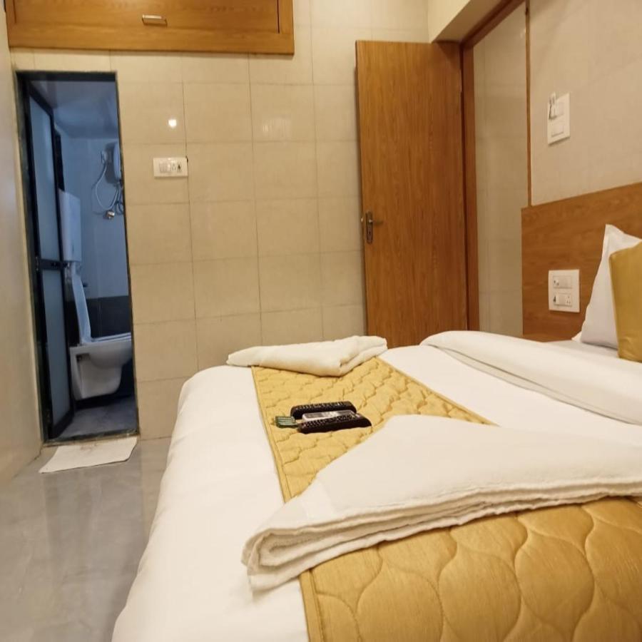Hotel New Sarah Inn, Andheri West Мумбаи Экстерьер фото