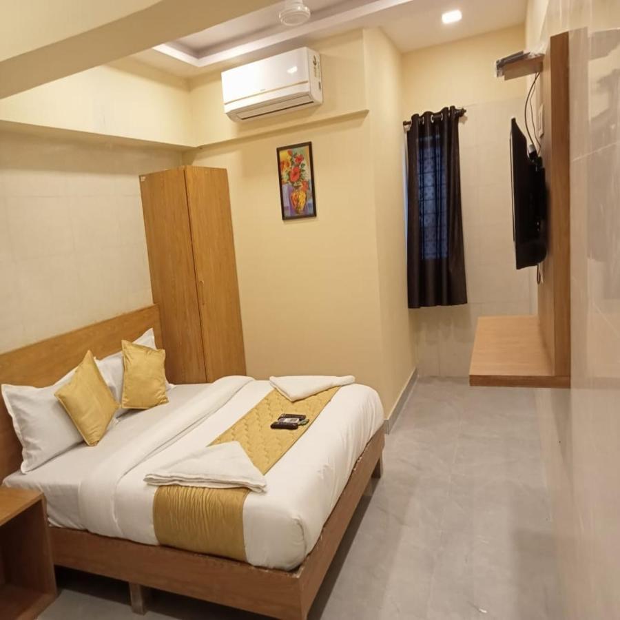 Hotel New Sarah Inn, Andheri West Мумбаи Экстерьер фото